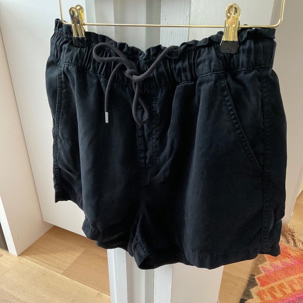 Women’s Loft size M black shorts
